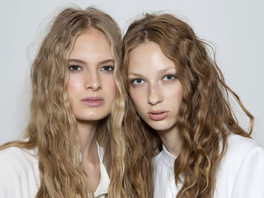 Birkenwasser wirkt für kräftige und starke Haare