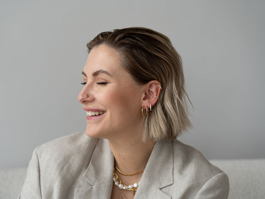 Schmuck-Trends 2022: Diese 3 hochwertigen Schmuckstücke werten jeden Look auf