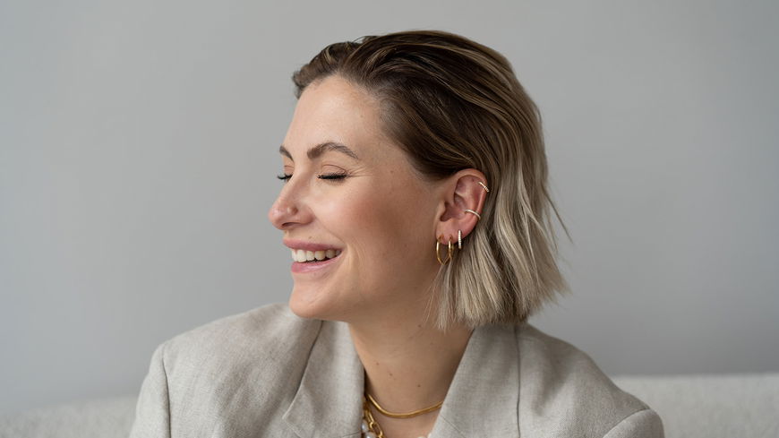 Schmuck-Trends 2022: Diese 3 hochwertigen Schmuckstücke werten jeden Look auf