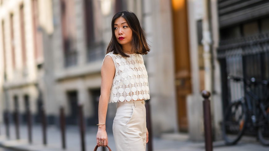 Trend-Frisur 2022: Den Blunt Lob tragen im Sommer alle Frauen mit mittellangen Haaren