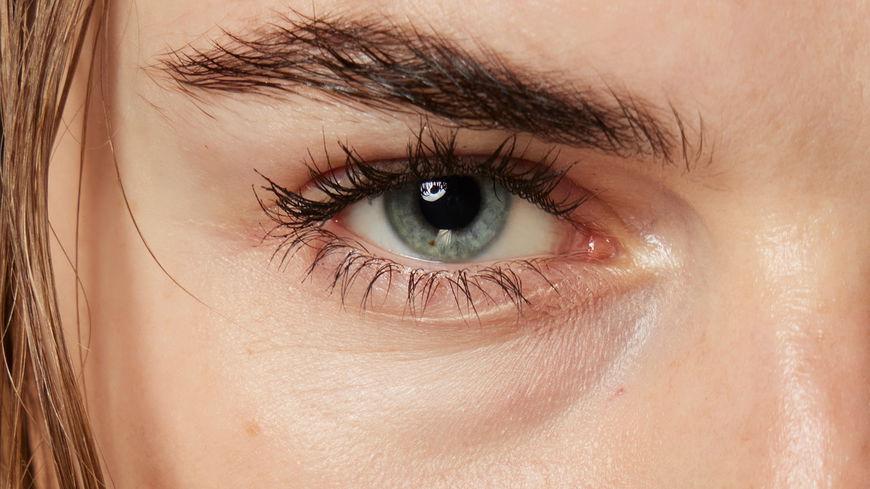 Beauty-Trends 2022: Diese günstige Bestseller-Wimperntusche zaubert euch XXL-Lashes