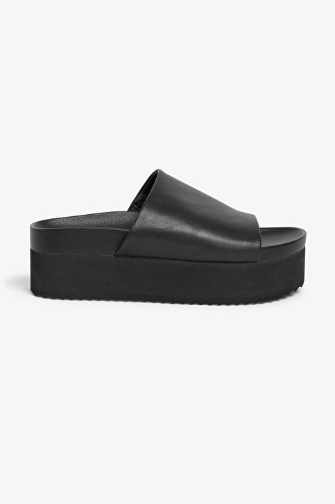 Flache Plateau-Sandalen schwarz Monki