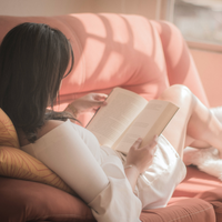 Bücher-Inspo 2023: 3 Sommer-Romane, die euch verzaubern 