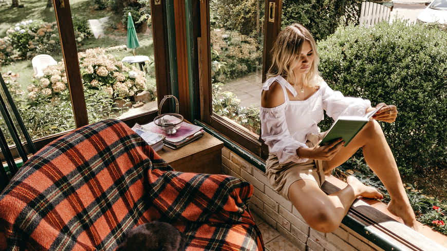 Bücher-Trends 2023: 3 Liebesromane, die absolut fesselnd sind