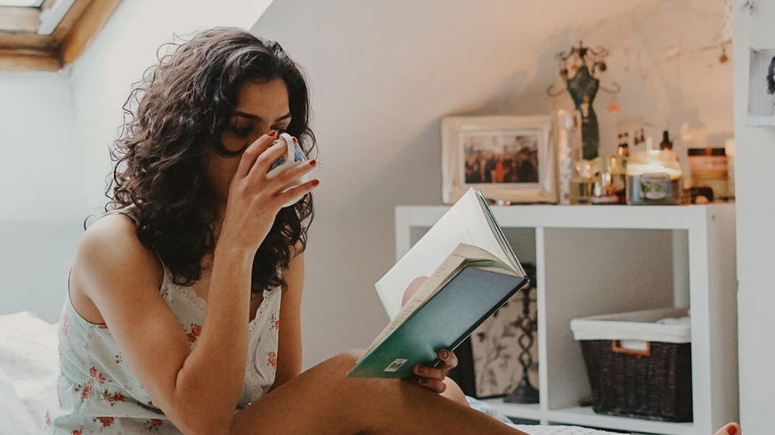 Bücher-Trend 2023: 3 romantische Liebesromane, die für Glücksgefühle sorgen