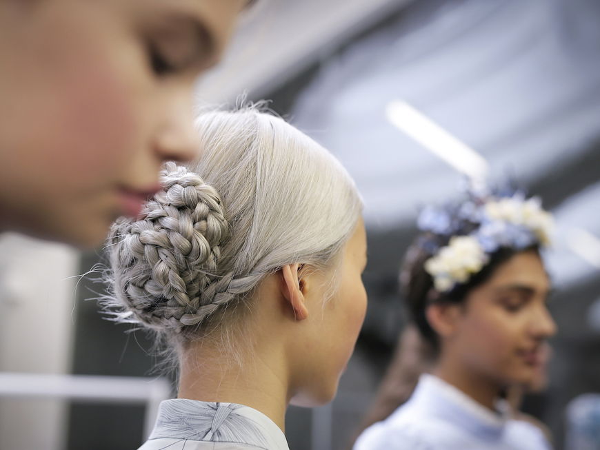 Graue Haare geflochten