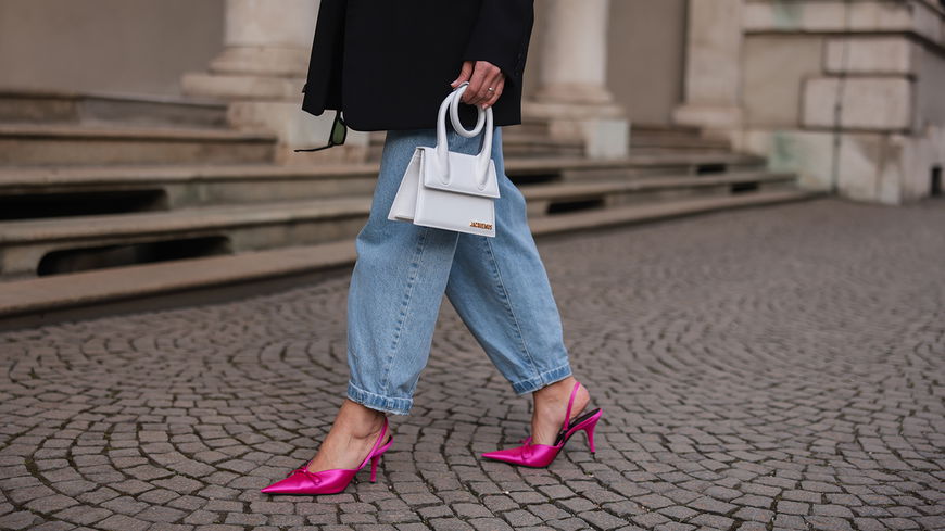 Outfits 2022: Weiße Taschen tragen im Sommer alle – die 6 schönsten Modelle
