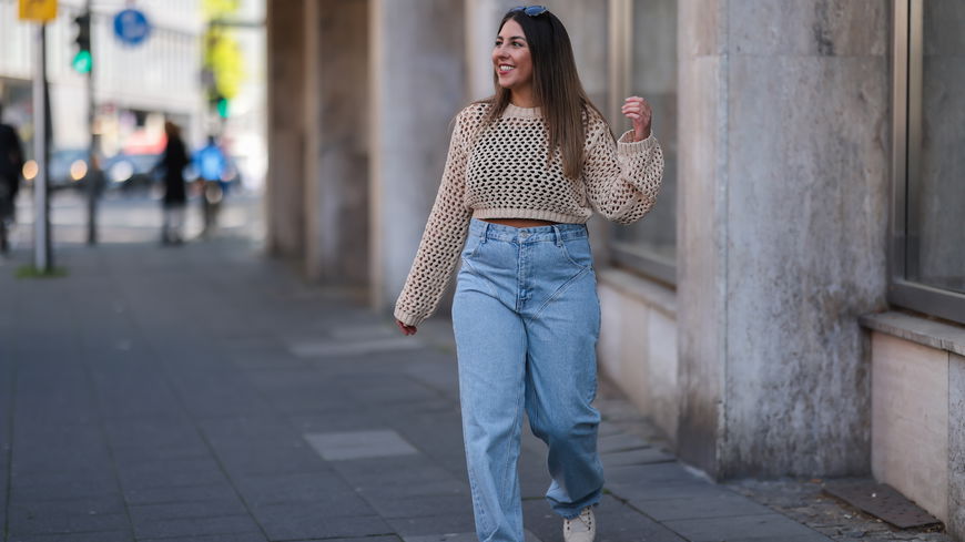 Mode-Trends 2022: Diese 3 Jeans-Modelle sind perfekt für Curvy-Frauen