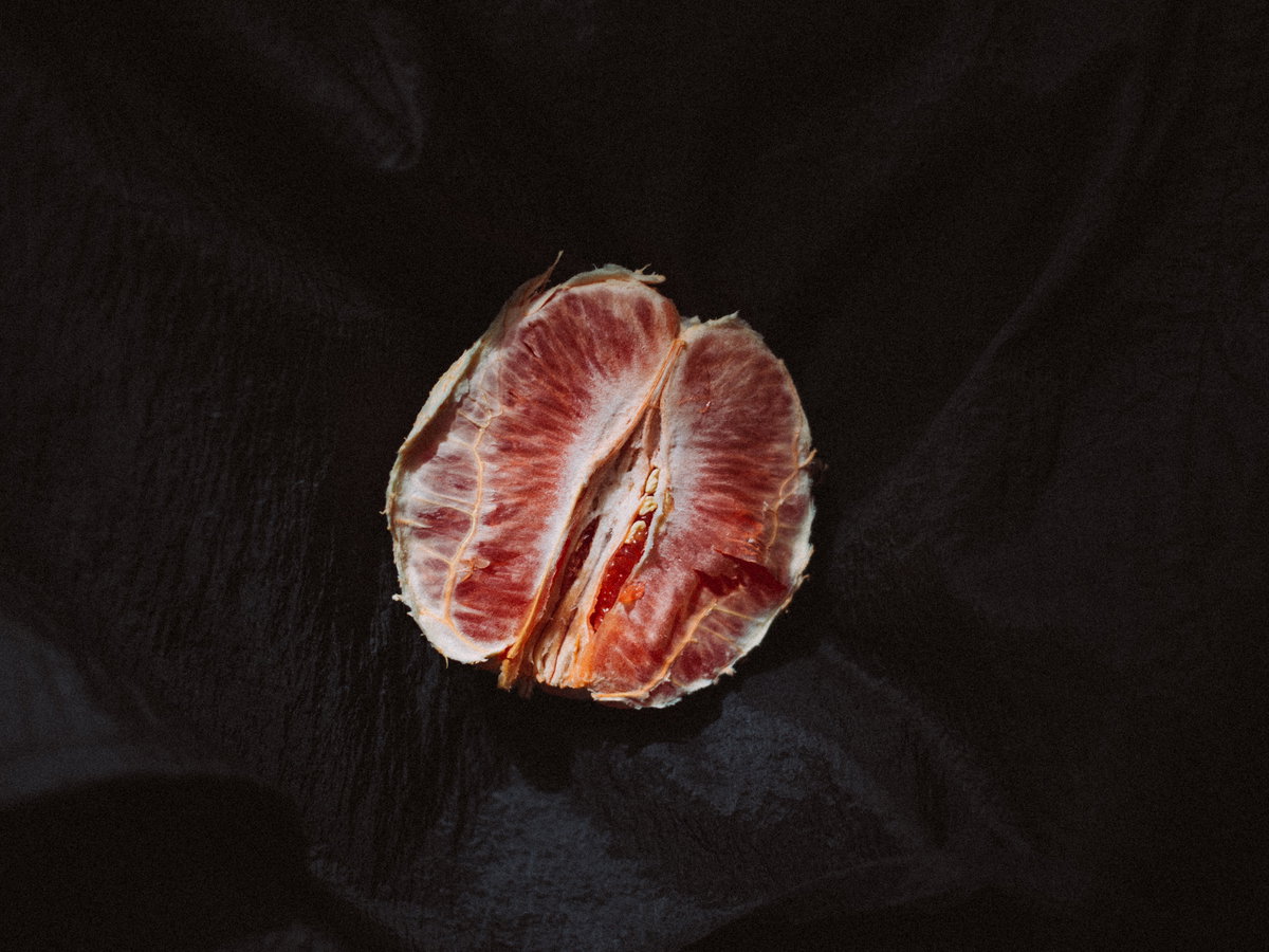 Mandarine geschält Hälfte davon