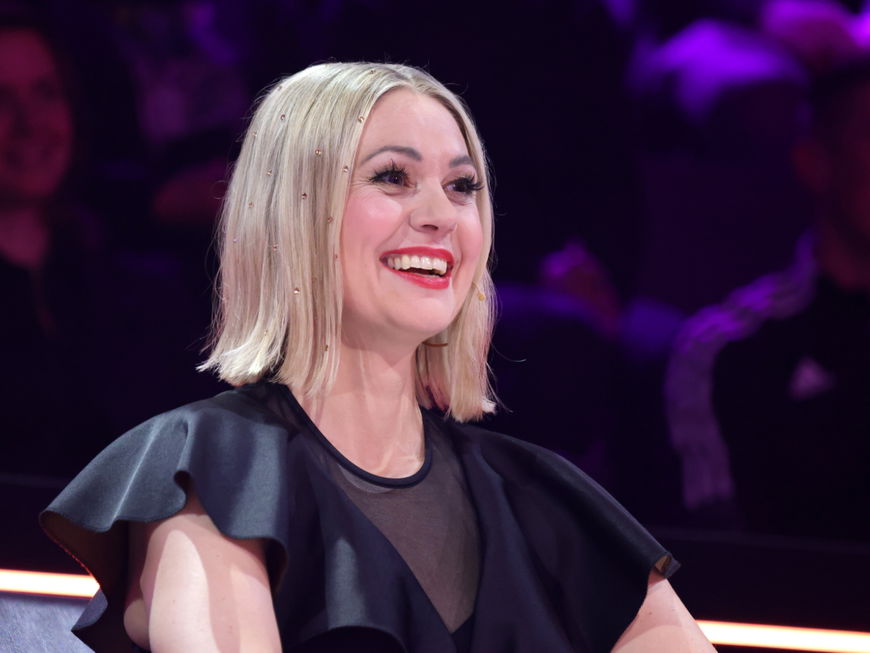 Ruth Moschner Masked Singer schwarzes Kleid