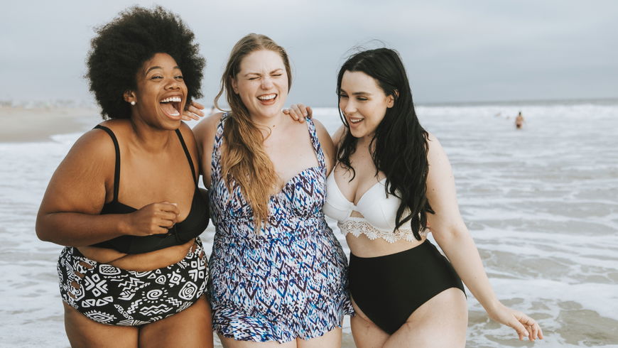 Mode-Trends 2022: Dieser Badeanzug ist ideal für Curvy Frauen