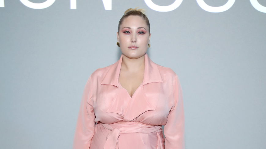 Mode-Trends 2022: Diese 4 Wickelkleider stehen Curvy-Frauen besonders gut