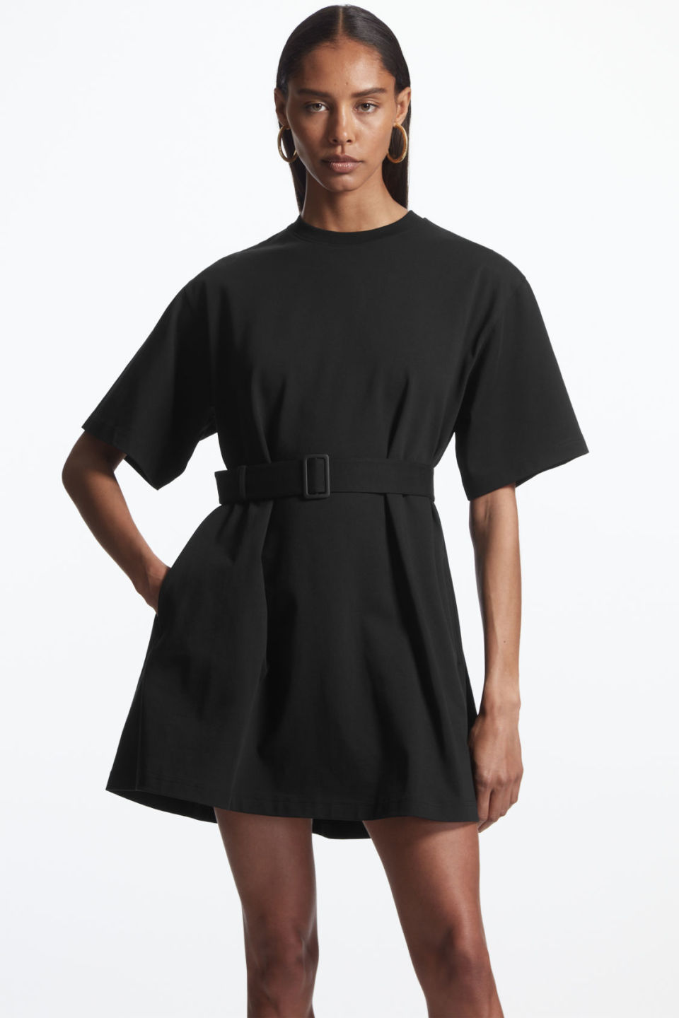 T-SHIRT Kleid mit Gürtel COS schwarz