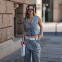 Herbst-Outfits 2022: Anzugwesten sind das angesagteste Trend-Piece laut Instagram