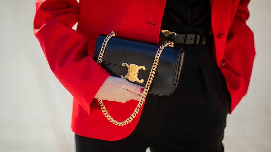 Celine Triomphe stylen: Alles über die zeitlos elegante It-Bag 