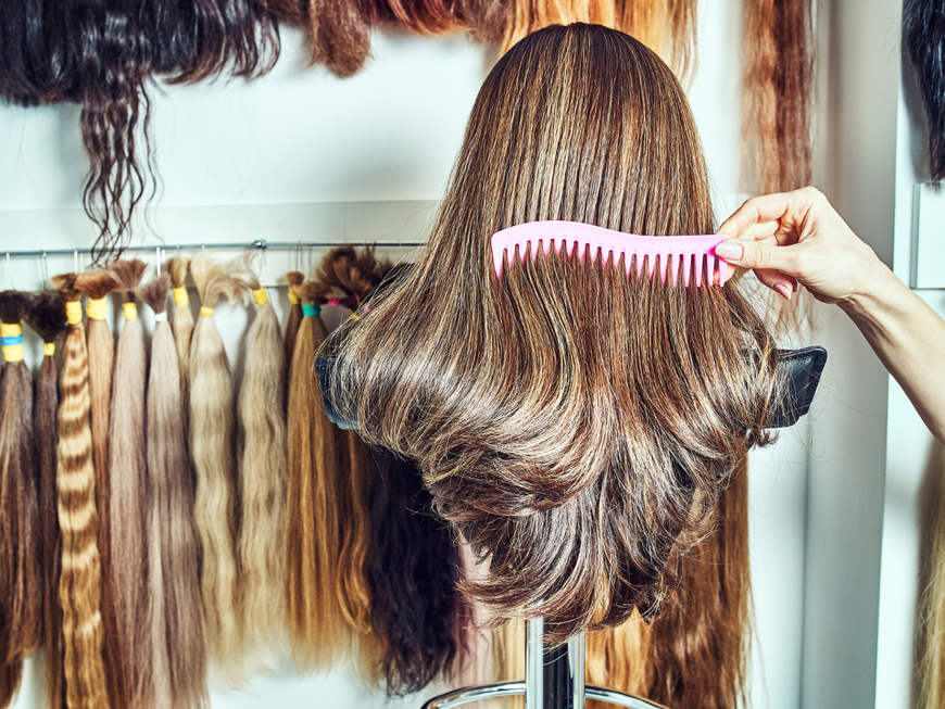 Echthaarperücken: Alles über das Styling, die Pflege und die Kosten
