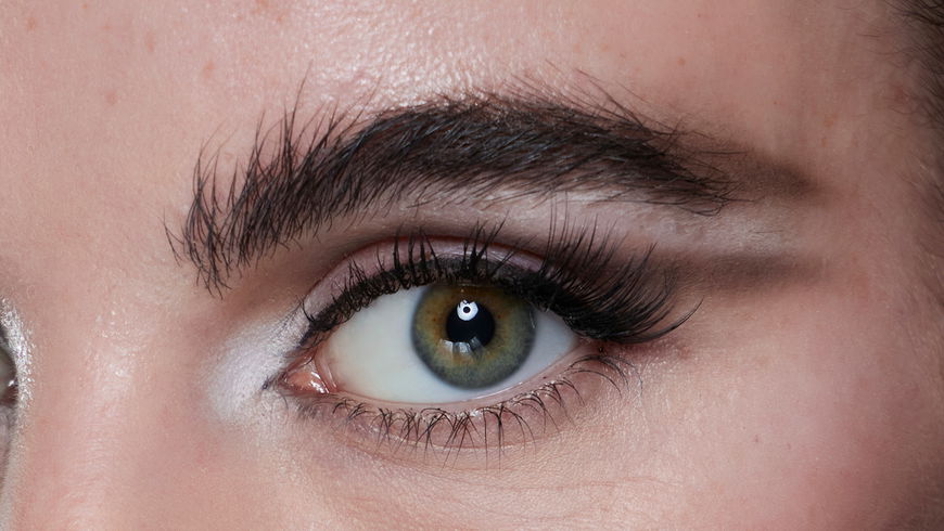 Make-up-Tipps 2022: 3 braune Eyeliner, die eure Wimpern sofort dichter wirken lassen