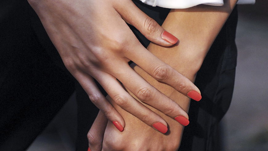 Nagellack-Trends 2022: Wir sind aktuell verrückt nach dieser angesagten Farbe