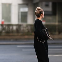 Winter-Outfits 2022: Dieses Kleid von ZARA passt zu allen Anlässen