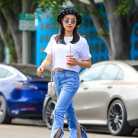 Outfits 2022: Weiße T-Shirts lieben alle – die 5 schönsten Modelle