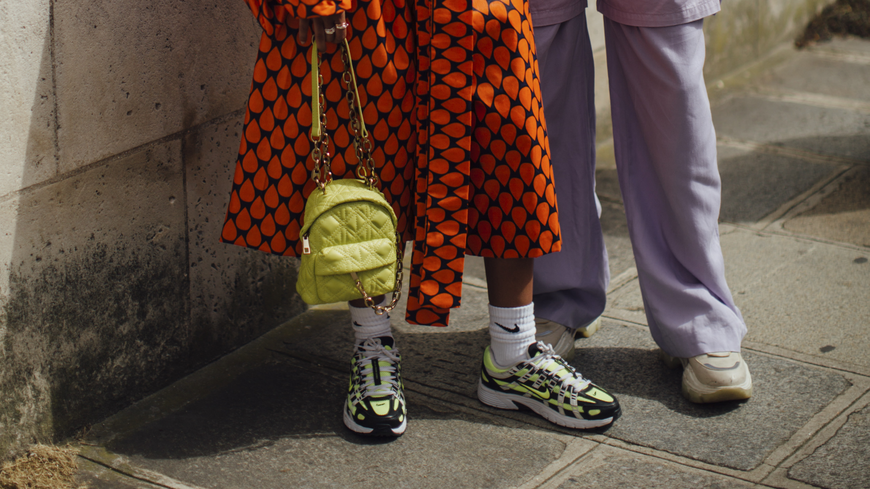 3 stylische Sneaker, die alles andere als schlicht sind