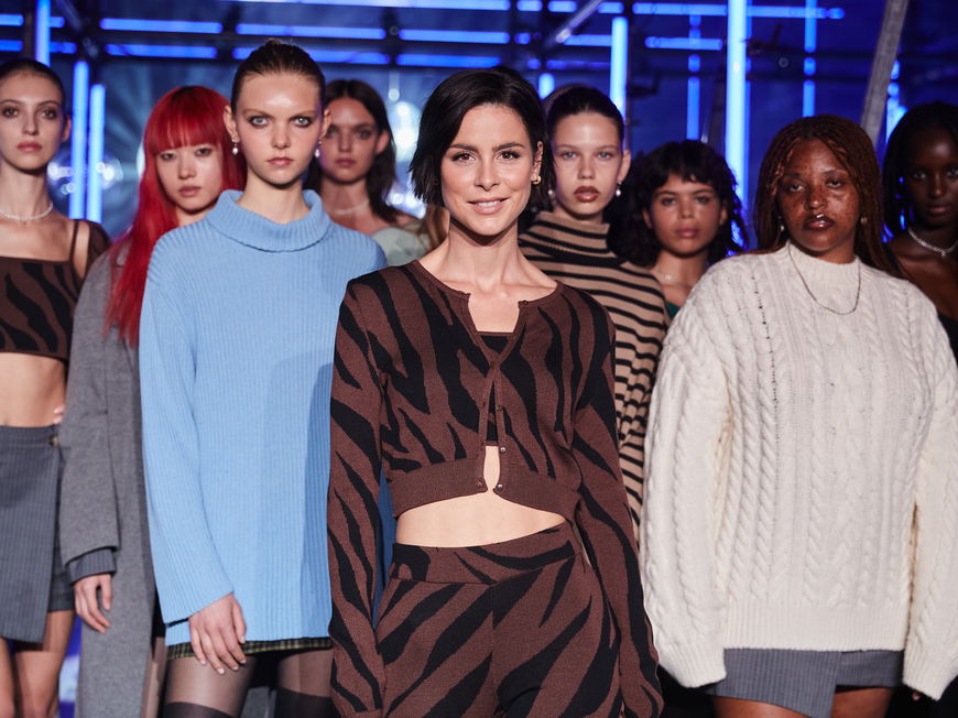 Lena Meyer-Landrut exklusiv über Mode-Essentials, Bewusstsein und Nachhaltigkeit