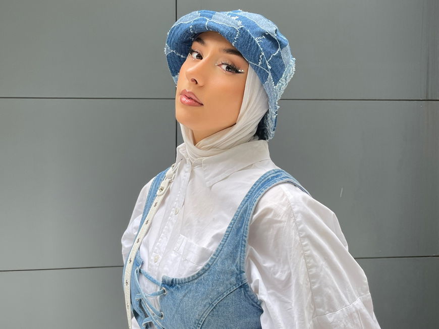 Influencerin Beyza über stylische Hijab-Looks, Must-haves und ihren Wunsch an die Modeindustrie
