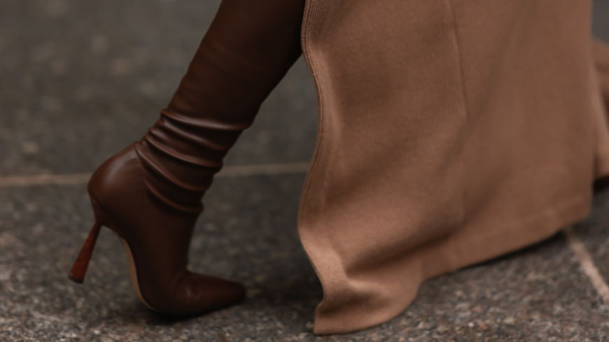 Schuh-Trends 2022: Um diesen braunen Lederstiefel von MANGO reißen sich jetzt alle