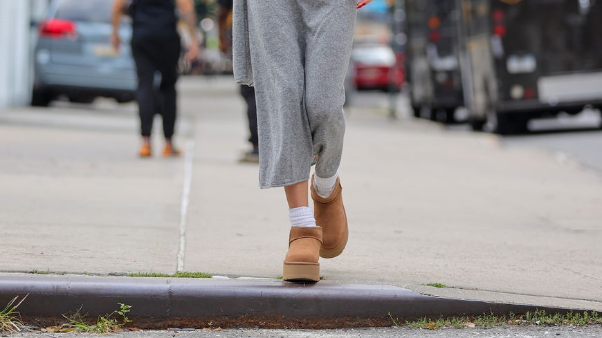 Schuh-Trends 2022: Wir lieben Plateau UGG-Boots im Winter und so stylen wir sie