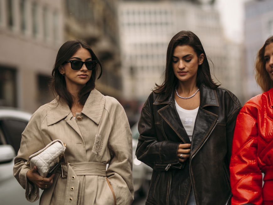 Milano Fashion Week drei stylische Frauen Streetstyle