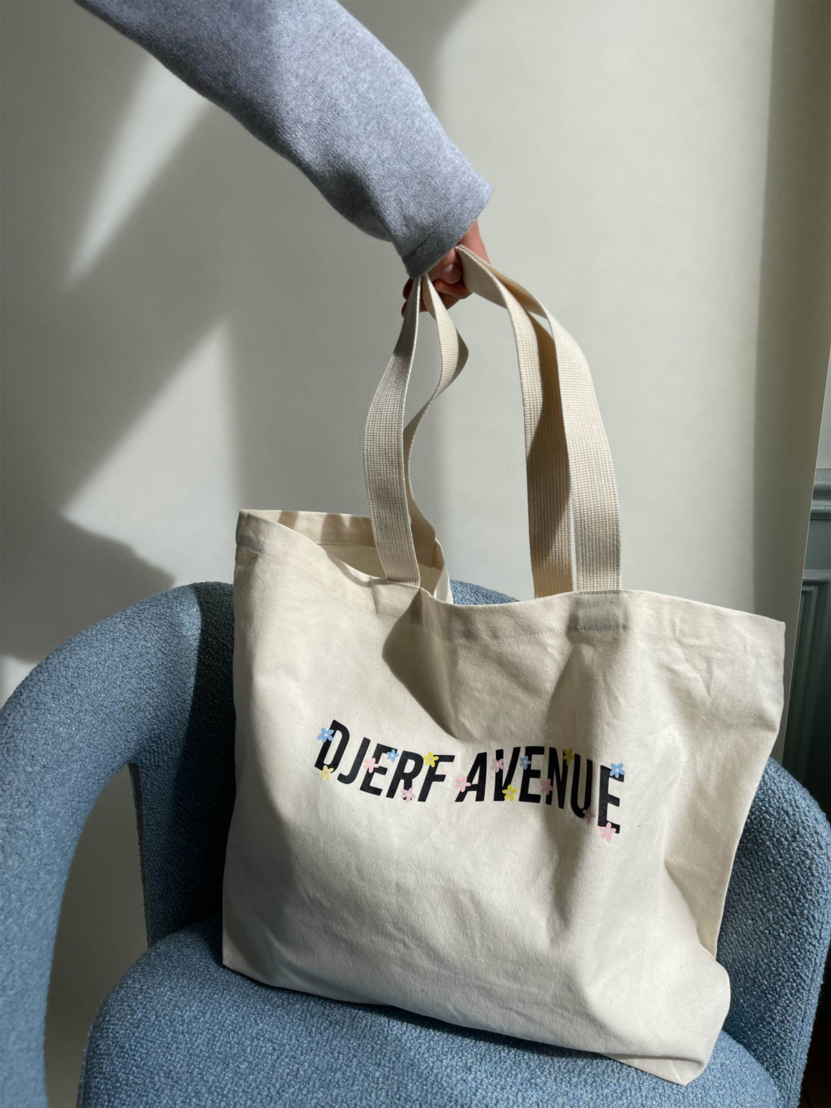 Tote Bag von Djerf Avenue, ca. 29 Euro