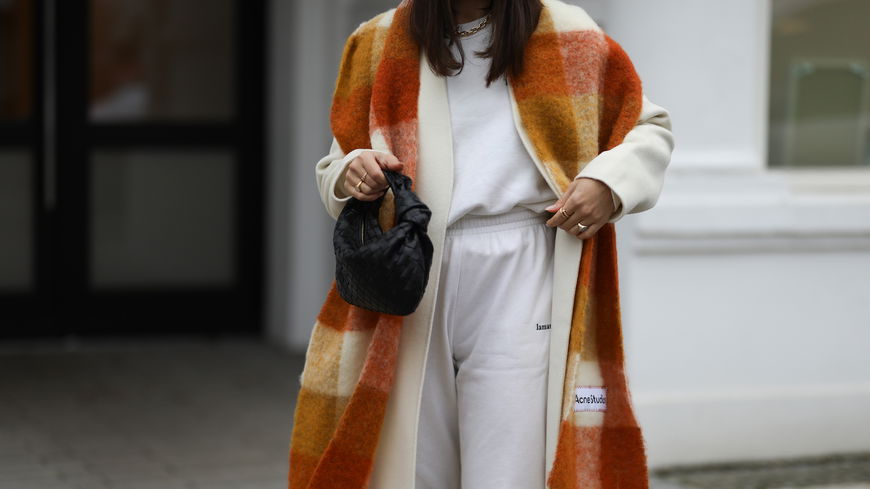 Cozy! So stylen wir bequeme Loungewear stilsicher im Alltag