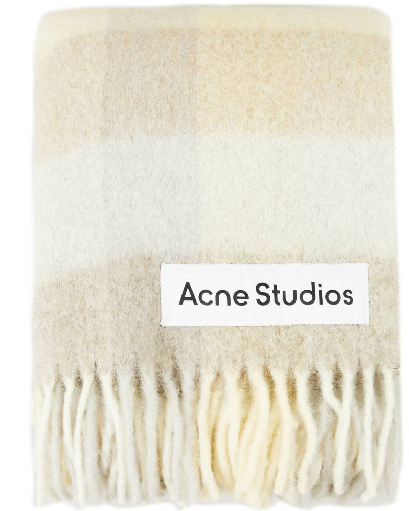 Schal von Acne Studios aus Mohair über Engelhorn, ca. 270 Euro