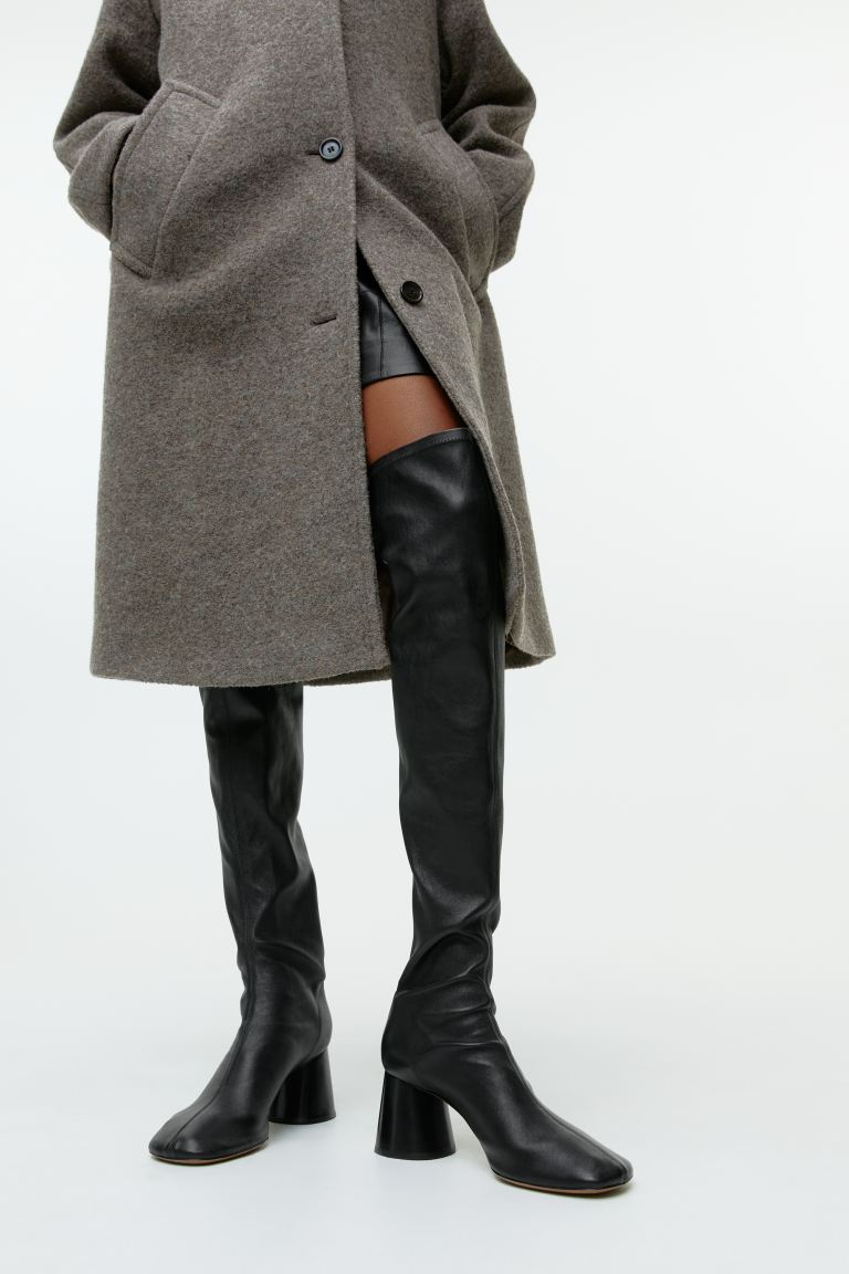 Stiefel aus Stretchleder Arket schwarz Overknee