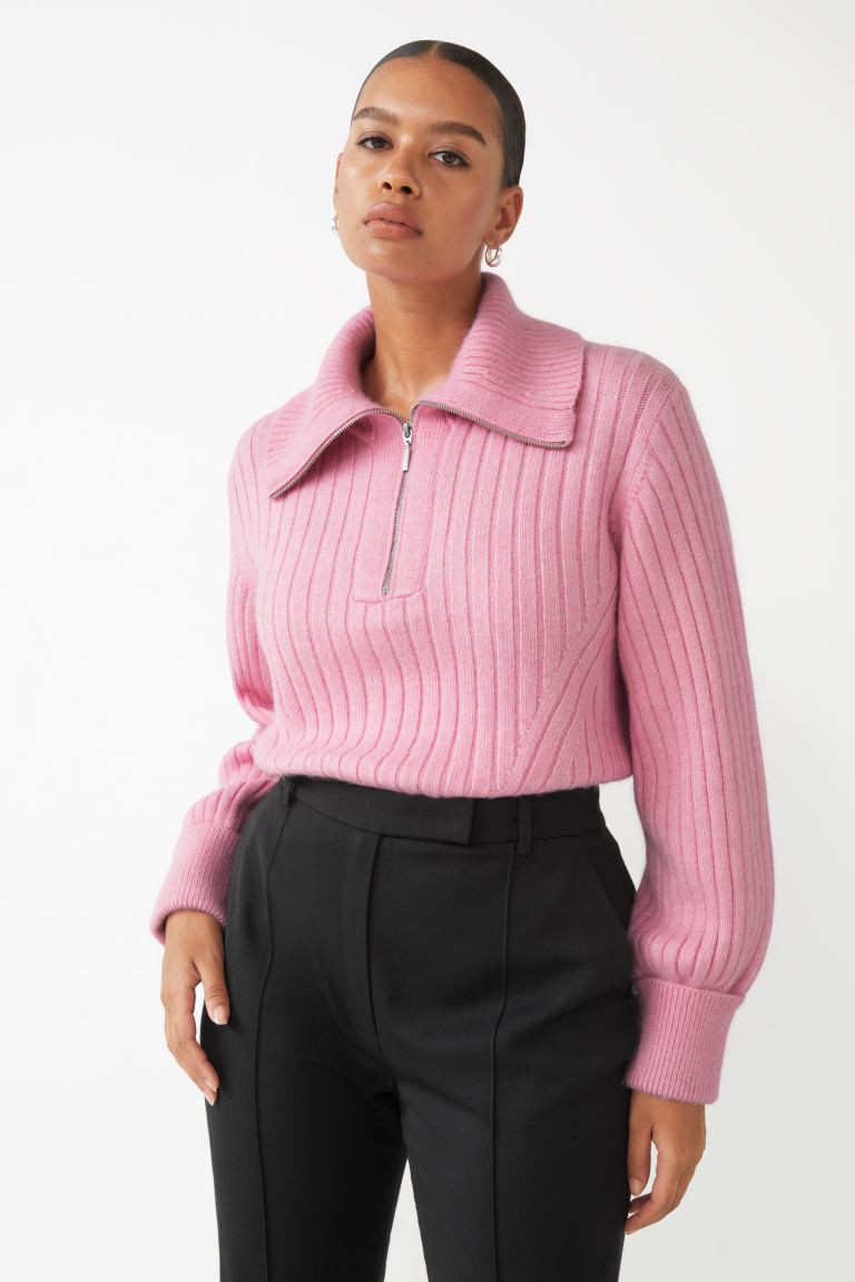 Strickpullover mit weitem Kragen rosa &other Stories