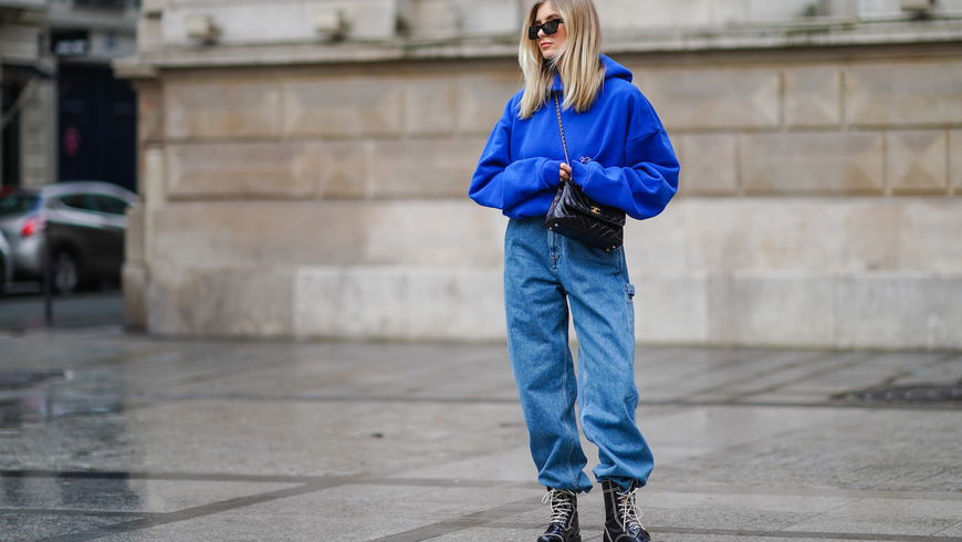  So stylen wir Baggy Jeans wie Hailey Bieber, Bella Hadid und Co.