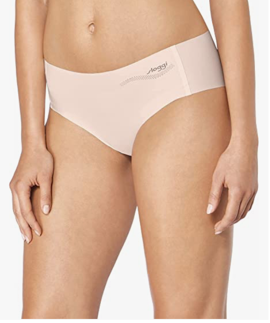 Es ist der ZERO Feel Hipster Slip von Sloggi, den du dir für gerade einmal 15 Euro über Amazon sicherst.