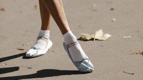 So cool stylen Fashionistas den Balletcore-Trend im Alltag