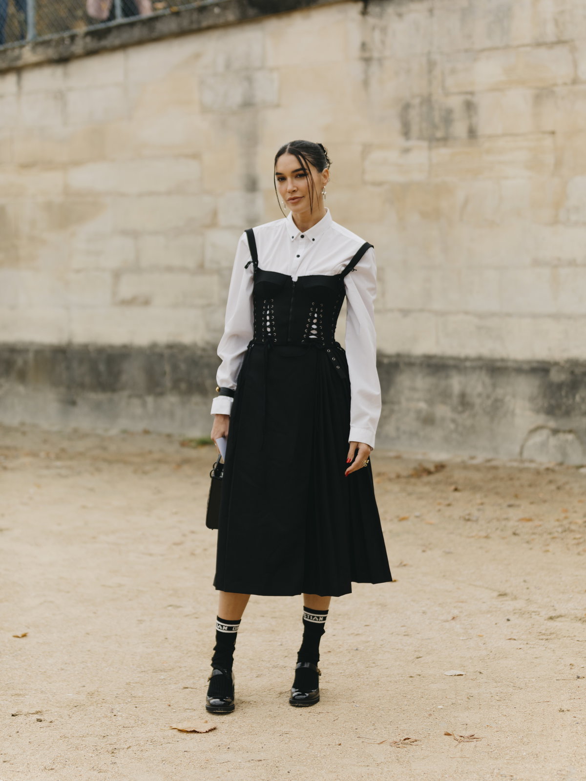 Outfit im Neo-Gothic-Stil