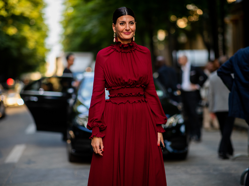 Kleider-Trends 2022: Dieses festliche Dress ist perfekt für Frauen mit großen Brüsten