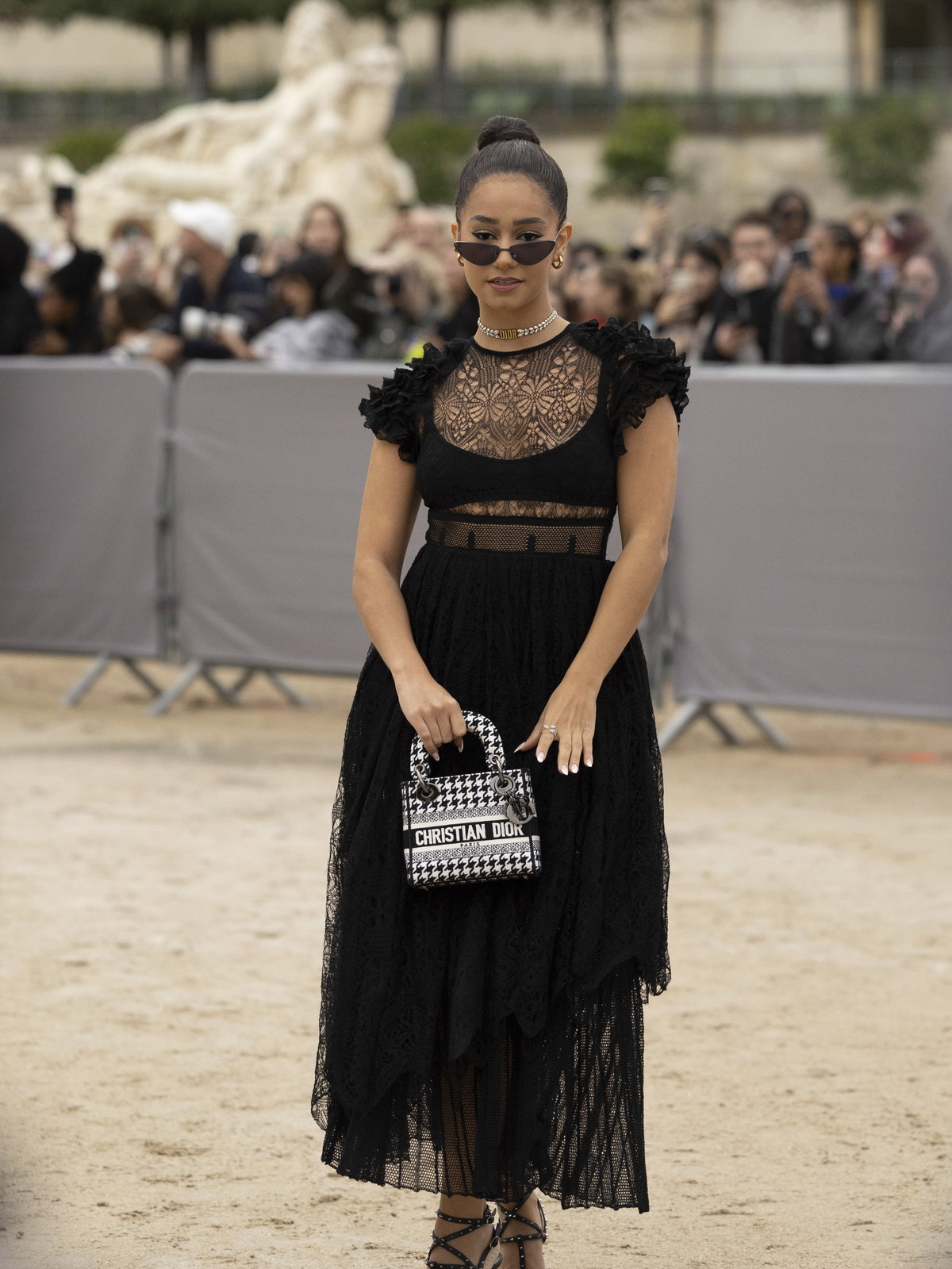 Outfit im Neo-Gothic-Stil