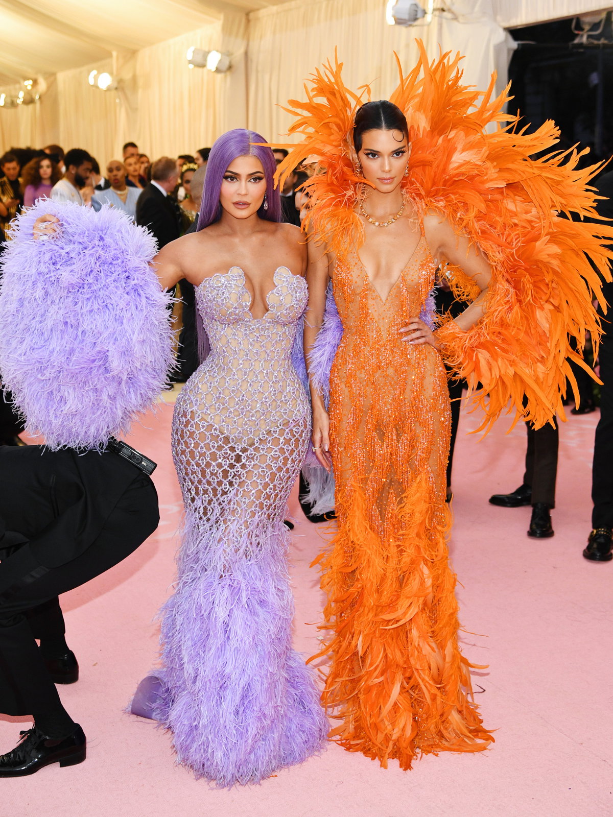 Kylie und Kendall Jenner in Versace auf der Met Gala 2019