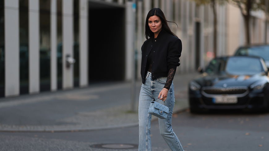 Ganz groß: Diese angesagte Jeans steht kleinen Frauen besonders gut