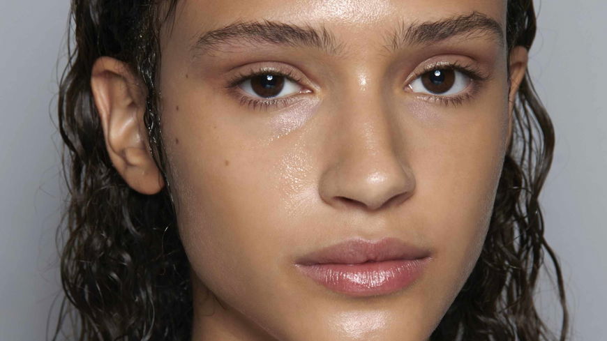 Aus der Drogerie: Wimperntuschen mit braunem Finish, die uns mit ihrem Können überzeugen