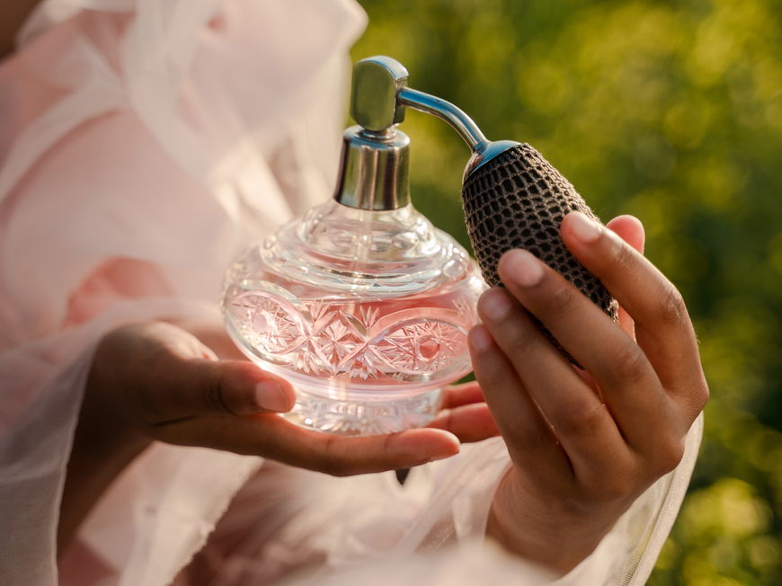 Kopfnote, Herznote, Basisnote: Alles über die Duftpyramide eines Parfums
