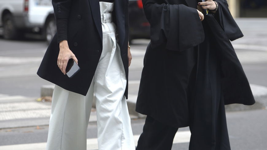 Diese Trend-Hose macht eine tolle Figur und streckt optisch eure Beine