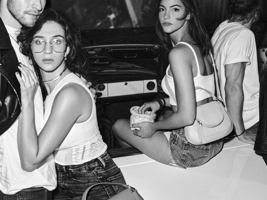 Cadillac als Muse: Die Spring/Summer Kollektion von Coccinelle erinnert an die rockigen 50er.