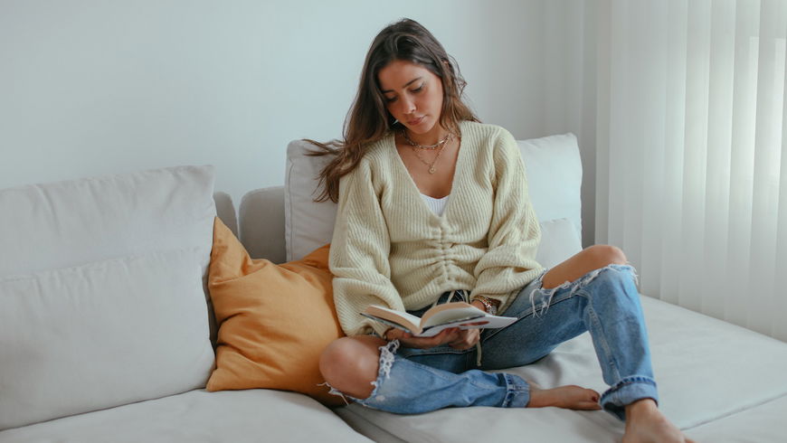 Bücher-Trends 2023: 3 Romantik-Thriller, die ihr nicht mehr vergessen werdet