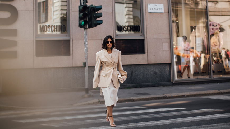 Stylische Frauen investieren 2023 in die Mode-Trends von & Other Stories