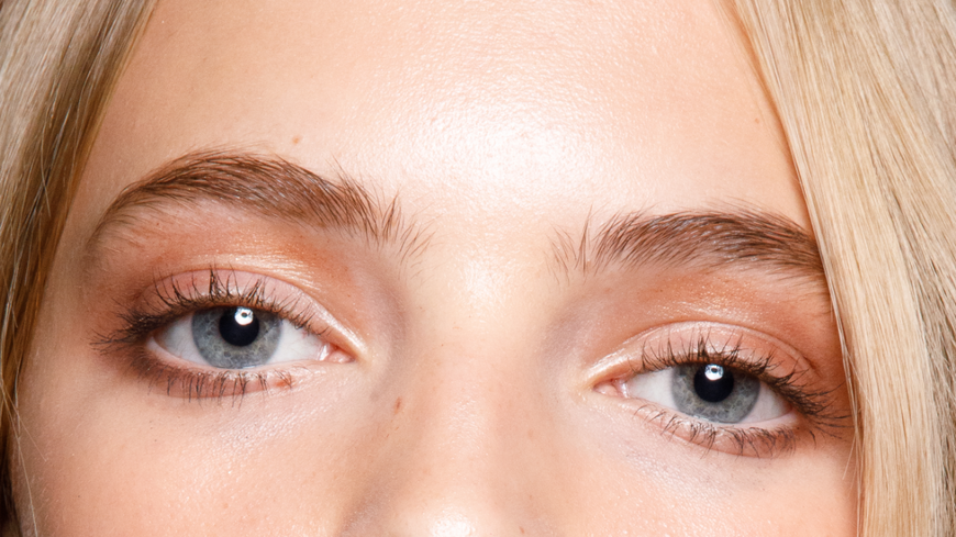 Blaue Augen schminken: Die besten Tipps und Tricks